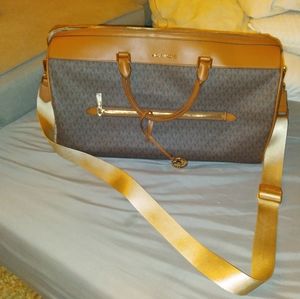 Micheal Kors XL travel Duffle bag